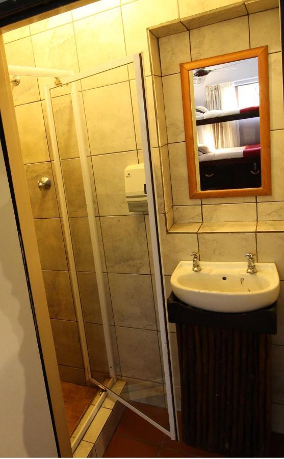 Mali Boutique Lodge & Tube 'N Axe Budget Accommodation Stormsrivier Bagian luar foto